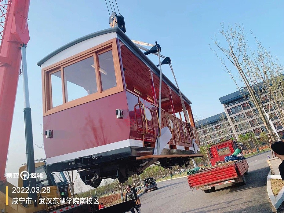 20220328武漢東湖學(xué)院交車現(xiàn)場 (5)