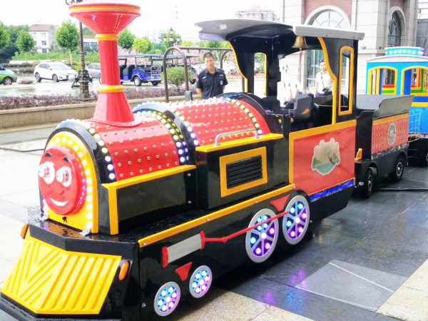 游樂無軌小火車