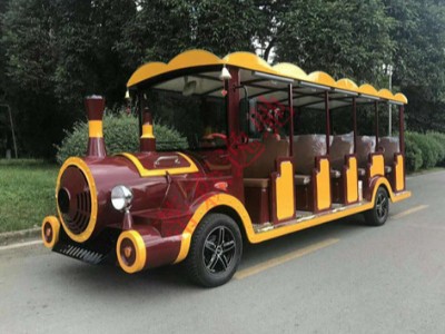 中國(guó)譯美食城上的小火車(chē)造型觀(guān)光車(chē)異常引人注意