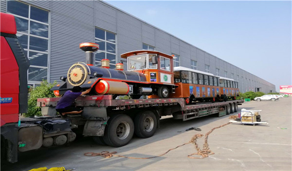 封閉車廂——DSW-D58FB封閉燃油觀光小火車